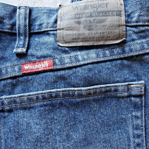 Wrangler Relaxed Fit 46 x 30 - Picture 9 of 9